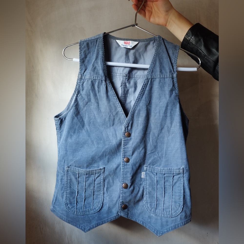 •VINTAGE LEVI CORDUROY VEST•